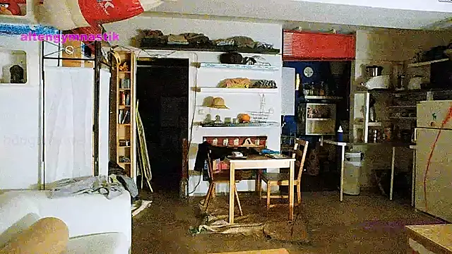 Snapshot of BongChannel chatting on 03-06-25, 10:36 BongChannel online show from 03-06-25, 10:36