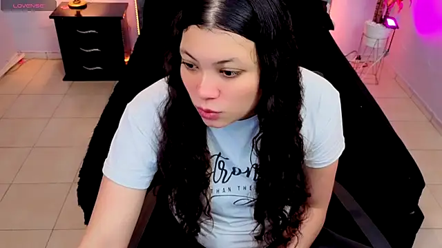 Lana stone  online show from 10-23-25, 03:16