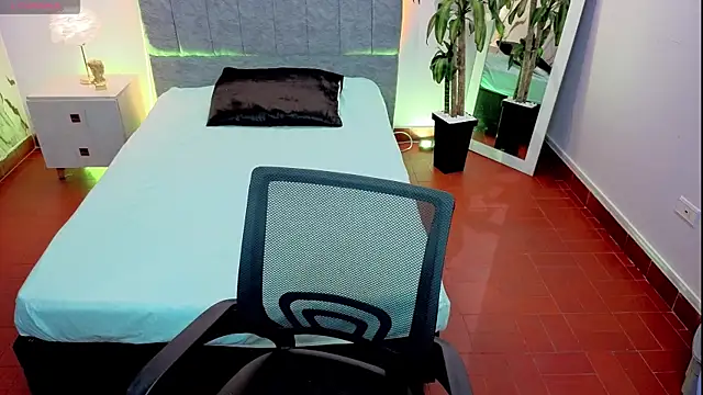 Lana stone  online show from 03-19-26, 04:23