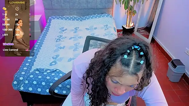 Lana stone  online show from 04-10-26, 03:52