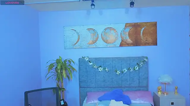 Lana stone  online show from 01-17-26, 03:32