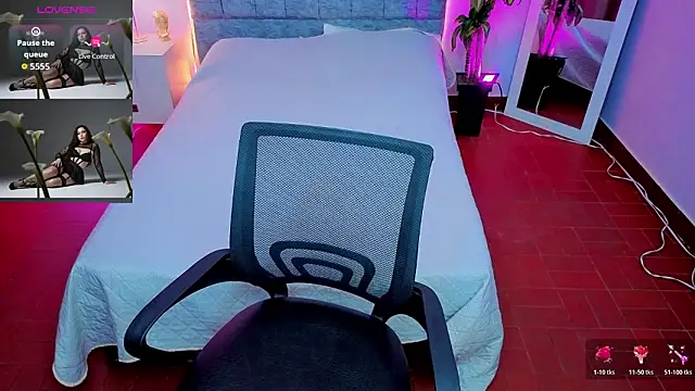 Lana stone  online show from 03-10-26, 03:32