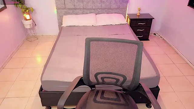 Lana stone  online show from 12-02-25, 03:30