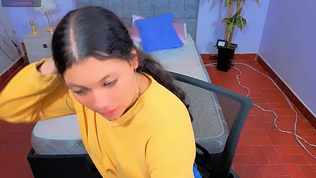 Lana stone  online show from 01-11-26, 03:35