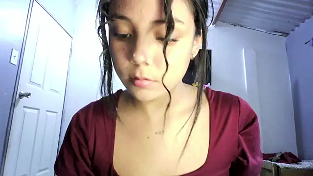 linzeysmith4 online show from 06-04-26, 08:46