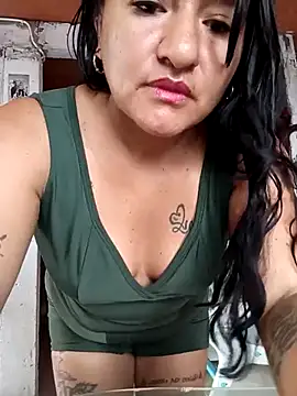 Snapshot of violeeta16 chatting on 07-11-26, 12:16 violeeta16 online show from 07-11-26, 12:16