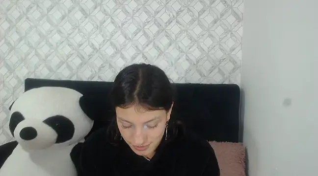 Snapshot of Emma-Wilson chatting on 02-28-25, 05:04 Emma-Wilson online show from 02-28-25, 05:04