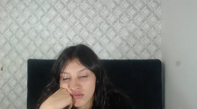 Snapshot of Emma-Wilson chatting on 02-18-25, 09:32 Emma-Wilson online show from 02-18-25, 09:32