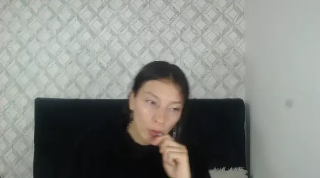 Snapshot of Emma-Wilson chatting on 02-26-25, 04:30 Emma-Wilson online show from 02-26-25, 04:30
