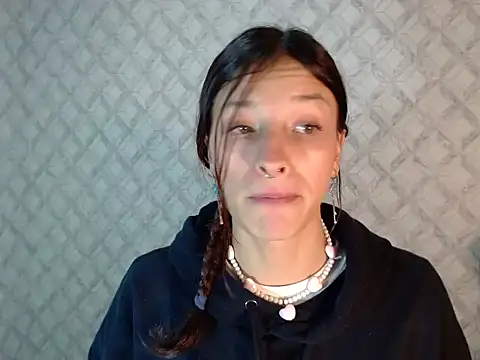 Emma-Wilson online show from 05-12-26, 03:14
