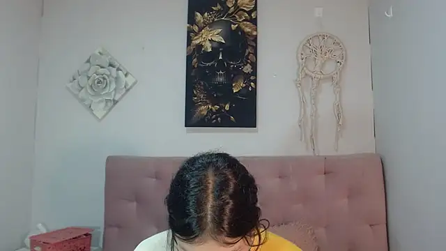 Snapshot of Emma-Wilson chatting on 03-15-25, 05:30 Emma-Wilson online show from 03-15-25, 05:30