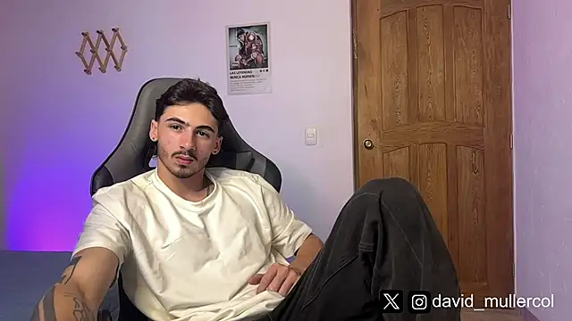 Snapshot of David_Brown18 chatting on 02-09-25, 10:32 David Brown18 online show from 02-09-25, 10:32