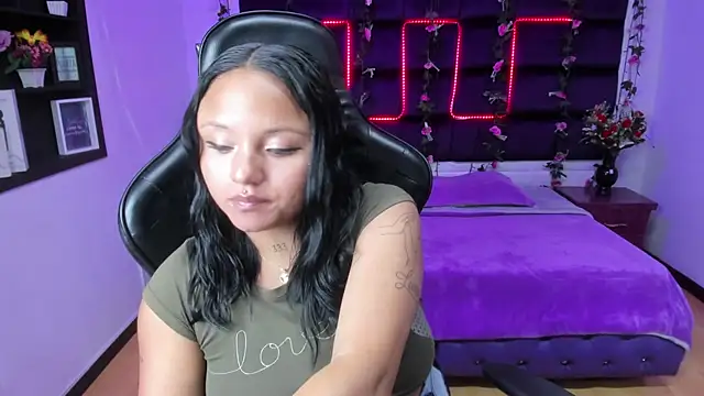 sweelanna   online show from 02-26-25, 05:03