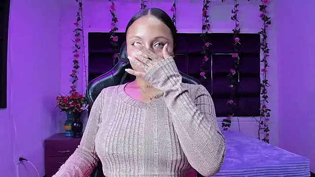 sweelanna   online show from 12-17-25, 02:05