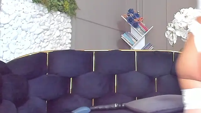 Deliciouslips online show from 10-20-25, 12:06