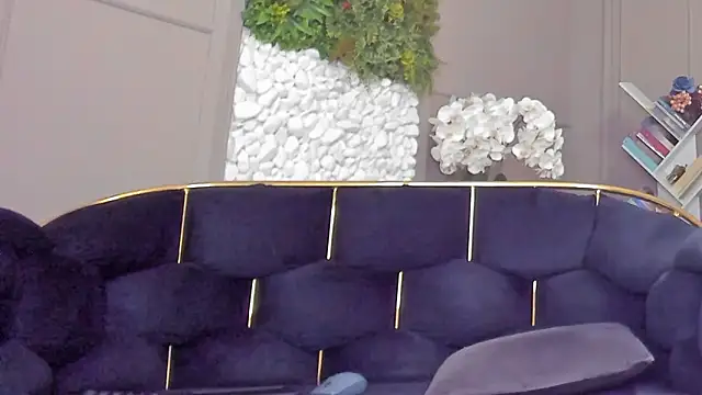 Deliciouslips online show from 04-17-26, 03:37