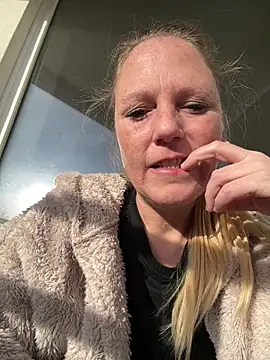 Snapshot of MoniqueLaFee chatting on 02-19-26, 02:25 MoniqueLaFee online show from 02-19-26, 02:25