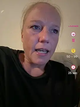 Snapshot of MoniqueLaFee chatting on 07-13-26, 10:31 MoniqueLaFee online show from 07-13-26, 10:31