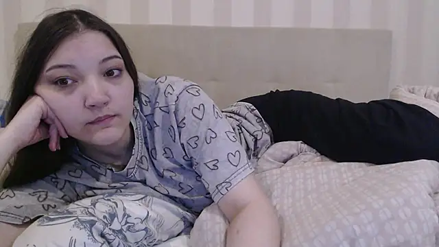 Snapshot of AlisaDevis chatting on 05-23-26, 05:06 AlisaDevis online show from 05-23-26, 05:06