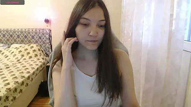 AlisaDevis online show from 11-04-25, 07:56