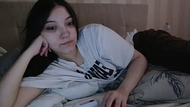 Snapshot of AlisaDevis chatting on 04-19-26, 05:08 AlisaDevis online show from 04-19-26, 05:08
