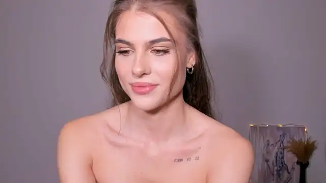 Snapshot of Missalgel chatting on 11-10-25, 10:42 Missalgel online show from 11-10-25, 10:42