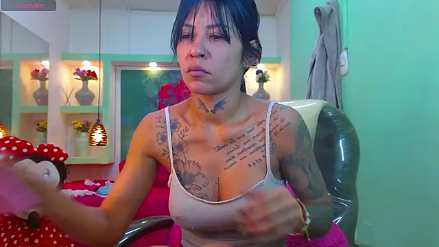 lorenapinto online show from 03-24-26, 01:44