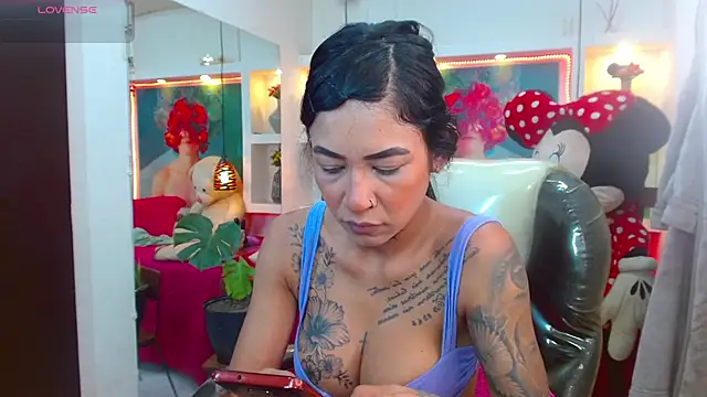 lorenapinto online show from 10-29-25, 05:56