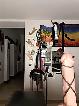 freyamoret online show from 10-28-25, 03:18