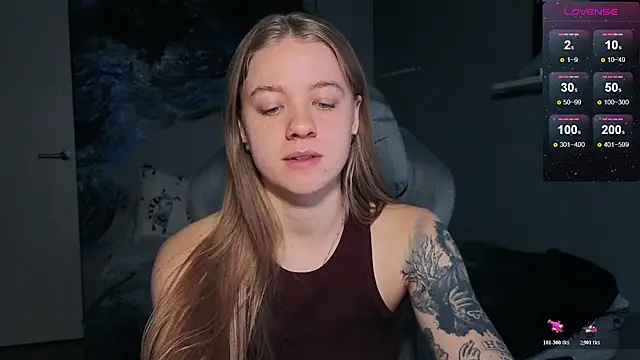 Snapshot of candy_maggie chatting on 11-27-25, 06:19 candy maggie online show from 11-27-25, 06:19