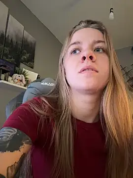 Snapshot of candy_maggie chatting on 11-20-25, 11:00 candy maggie online show from 11-20-25, 11:00