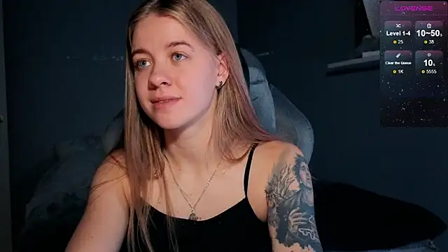 Snapshot of candy_maggie chatting on 11-03-25, 02:53 candy maggie online show from 11-03-25, 02:53