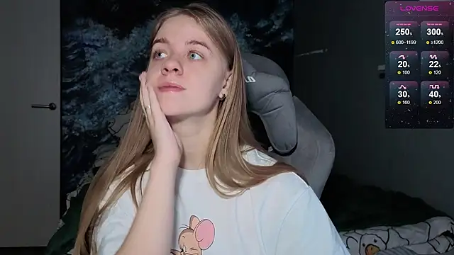 Snapshot of candy_maggie chatting on 01-07-26, 04:56 candy maggie online show from 01-07-26, 04:56