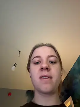 Snapshot of candy_maggie chatting on 11-17-25, 08:40 candy maggie online show from 11-17-25, 08:40