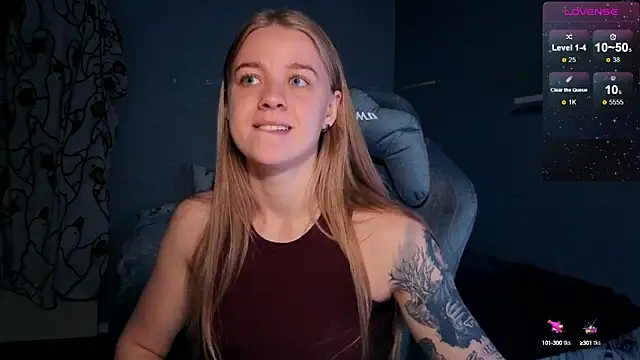 Snapshot of candy_maggie chatting on 10-10-25, 04:41 candy maggie online show from 10-10-25, 04:41