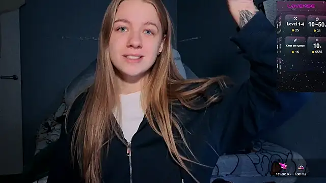 Snapshot of candy_maggie chatting on 10-22-25, 02:27 candy maggie online show from 10-22-25, 02:27