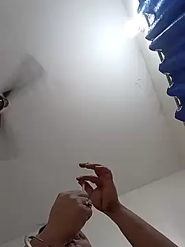 Snapshot of julywwrt chatting on 12-19-24, 10:24 julywwrt online show from 12-19-24, 10:24