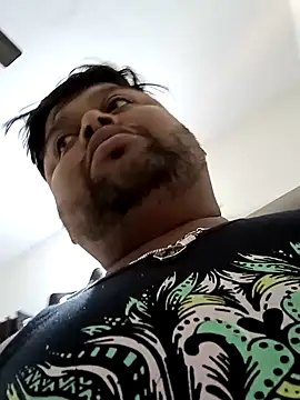 Snapshot of julywwrt chatting on 12-20-24, 05:14 julywwrt online show from 12-20-24, 05:14