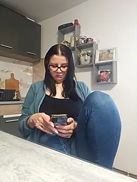 Snapshot of KristenVega chatting on 03-31-26, 08:27 KristenVega online show from 03-31-26, 08:27