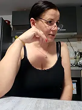 KristenVega online show from 11-29-25, 06:08