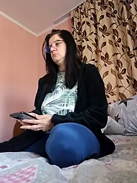 KristenVega online show from 10-20-25, 07:53
