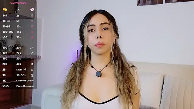 AMELIETARSON online show from 11-21-25, 07:46