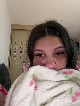 Snapshot of EmilyS__ chatting on 03-19-25, 06:46 EmilyS   online show from 03-19-25, 06:46