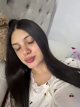 EmilyS   online show from 02-16-26, 04:33