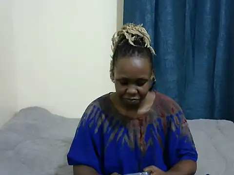 Kariselle- online show from 11-21-25, 05:45