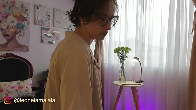 cuddlingbunny online show from 11-12-25, 09:40