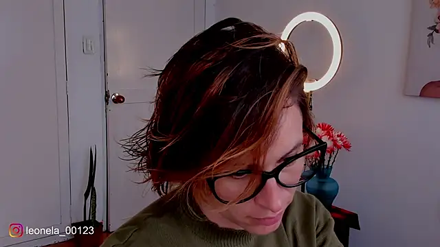 cuddlingbunny online show from 12-19-25, 06:32