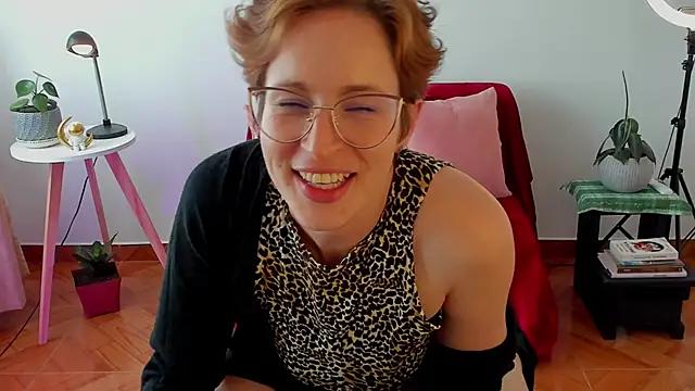 Snapshot of cuddlingbunny chatting on 12-27-24, 07:57 cuddlingbunny online show from 12-27-24, 07:57