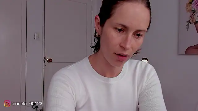 cuddlingbunny online show from 02-14-26, 06:52