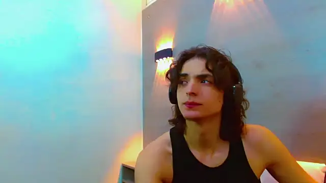 Sr BonnyEthan online show from 10-28-25, 01:32